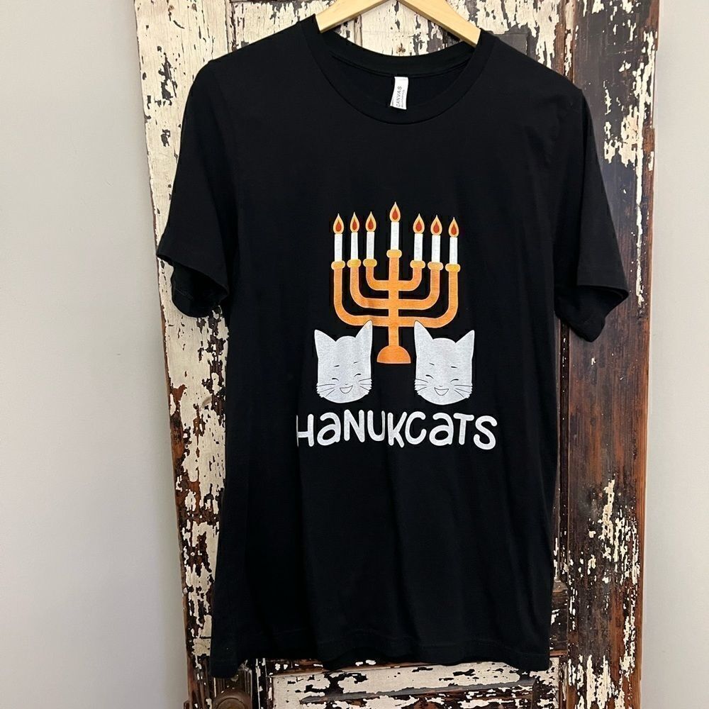 EUC like new Hanukkah cats T-shirt. Size L.